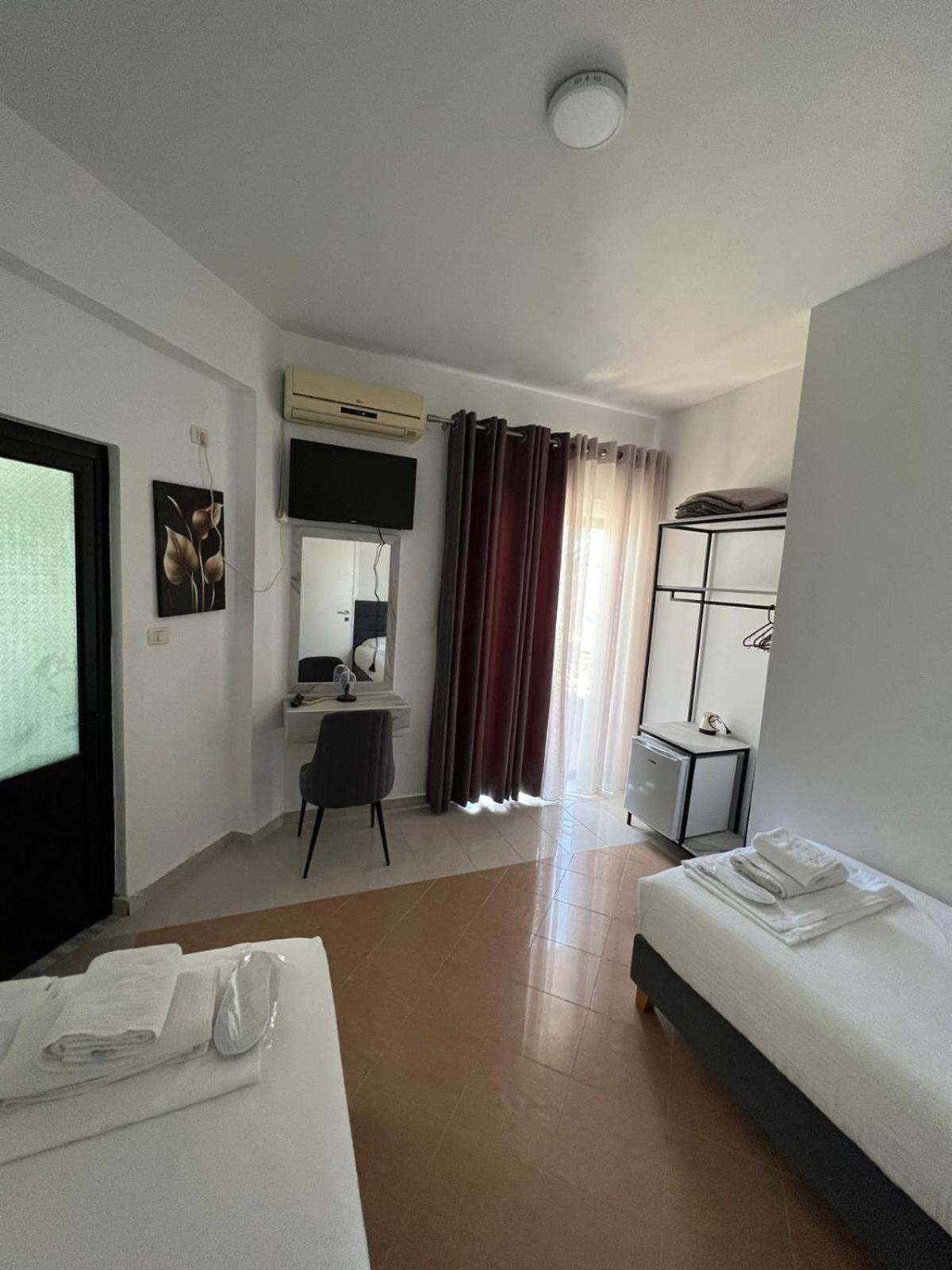 Hotel Summer Sarande Bagian luar foto