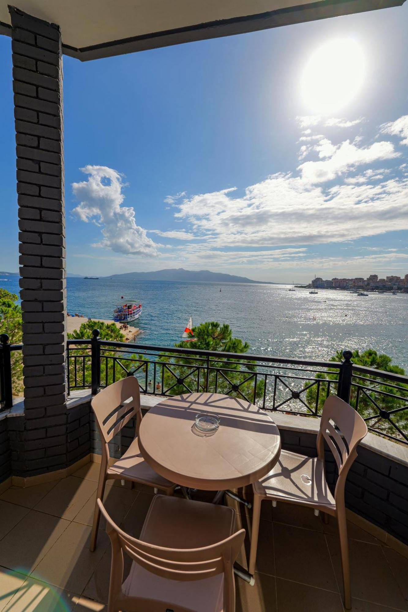 Hotel Summer Sarande Bagian luar foto