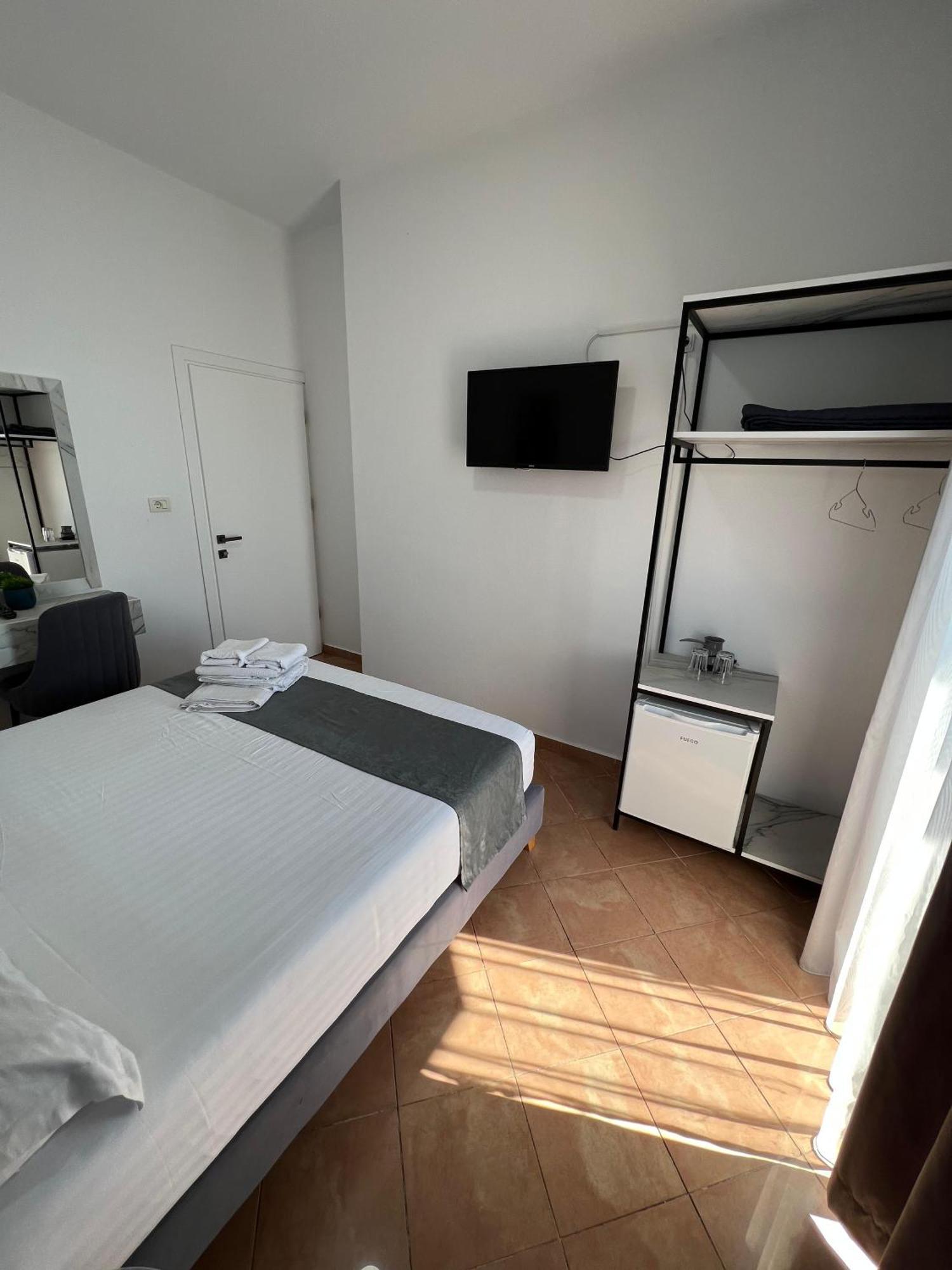 Hotel Summer Sarande Bagian luar foto