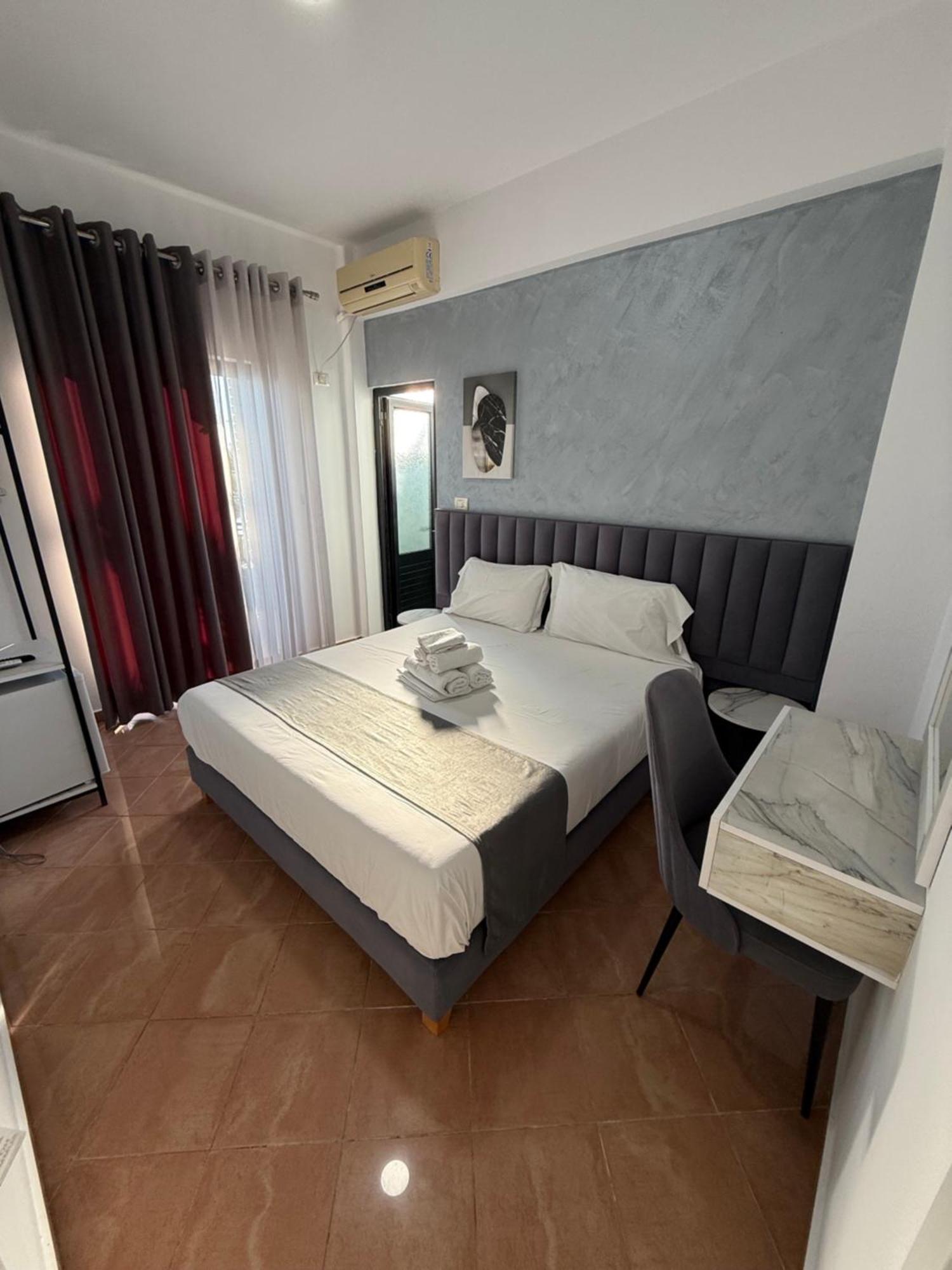Hotel Summer Sarande Bagian luar foto