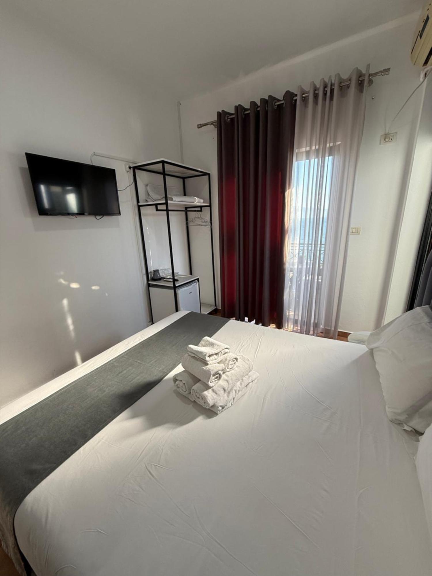 Hotel Summer Sarande Bagian luar foto